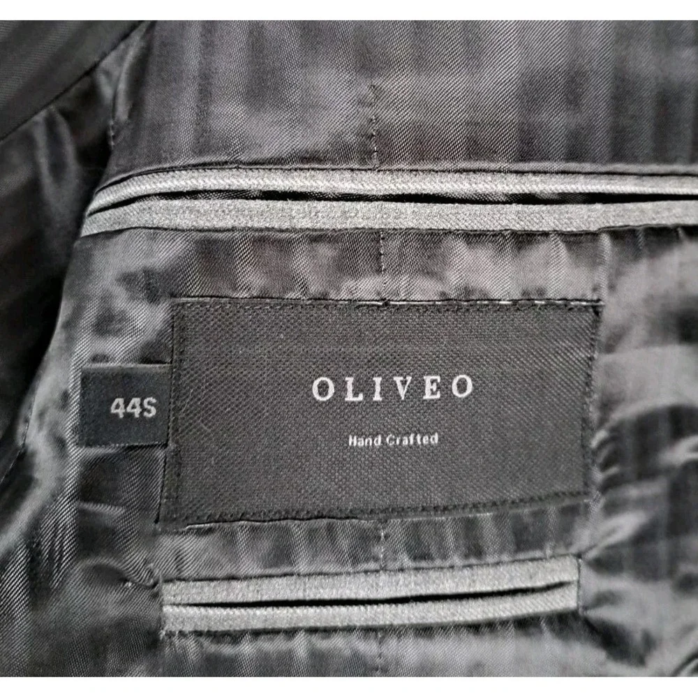 Oliveo Blazer Men's 44S Grey Pinstripe Superfine Wool‎ Two Button Single Vent